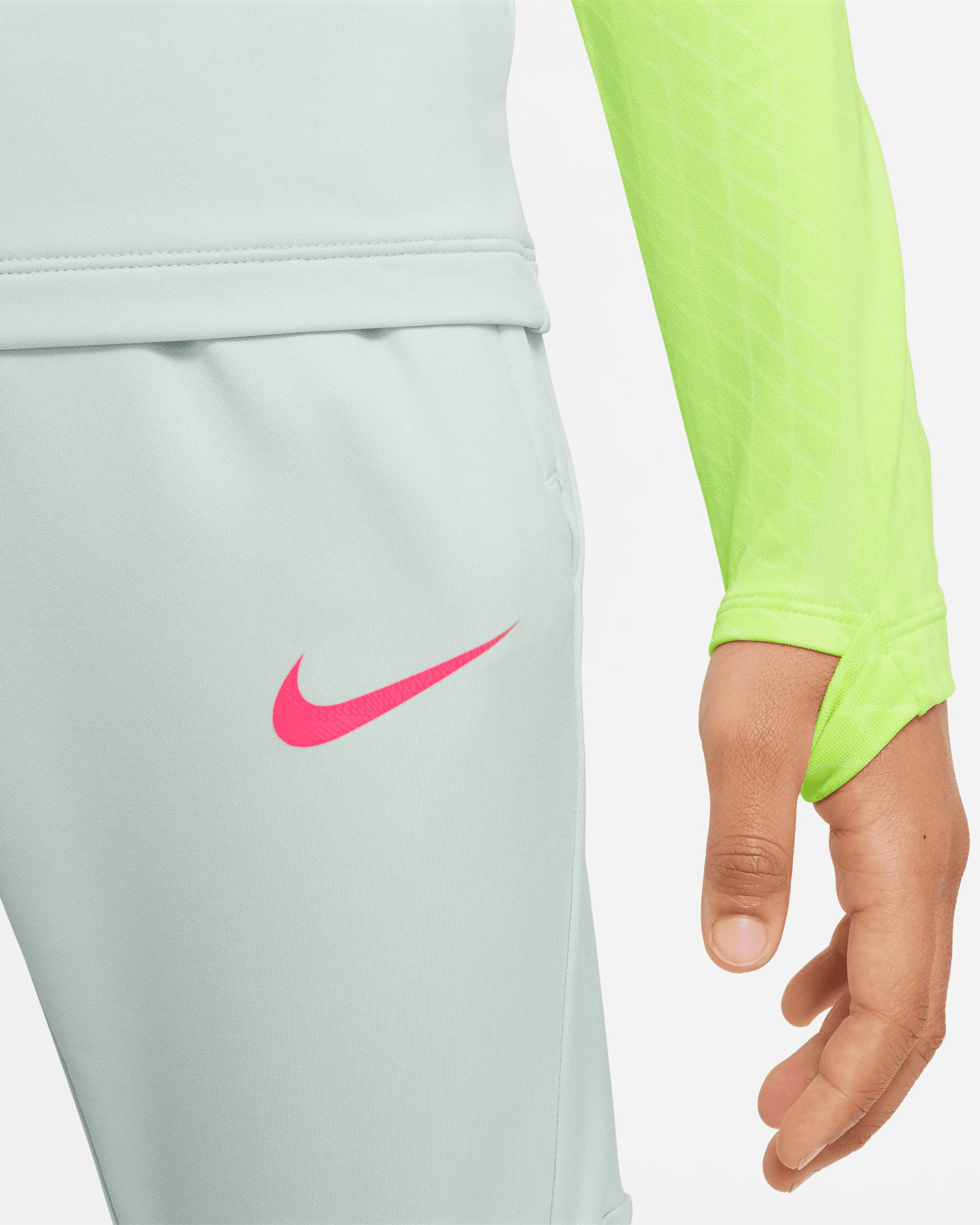 Futbalový dres Nike Strike Jr FD0313-043