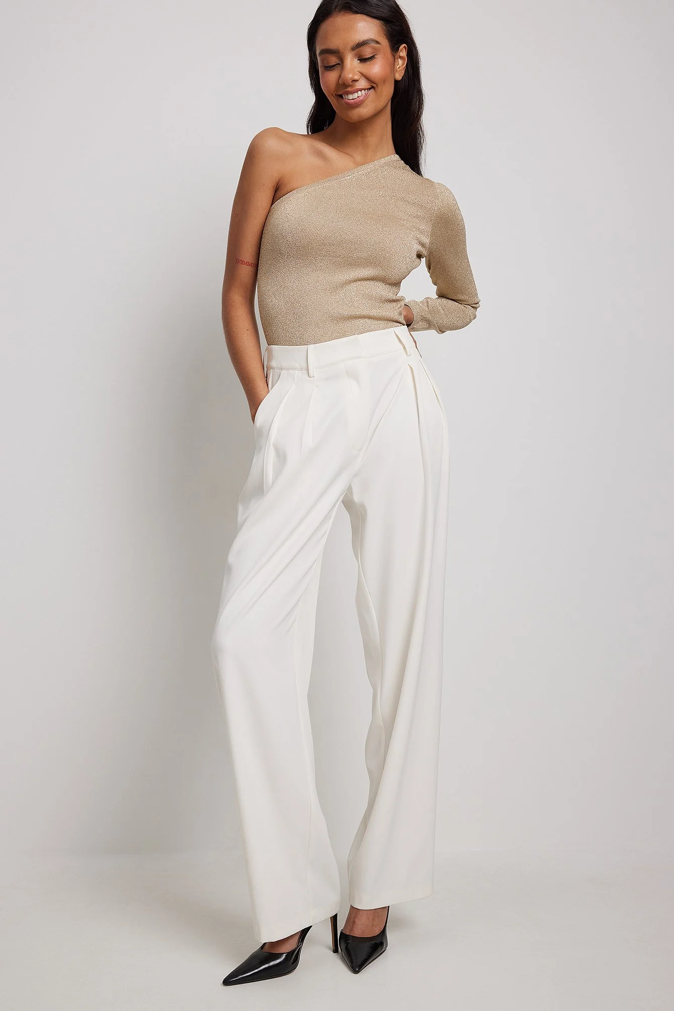 One-Shoulder-Top aus Glitzerstrick