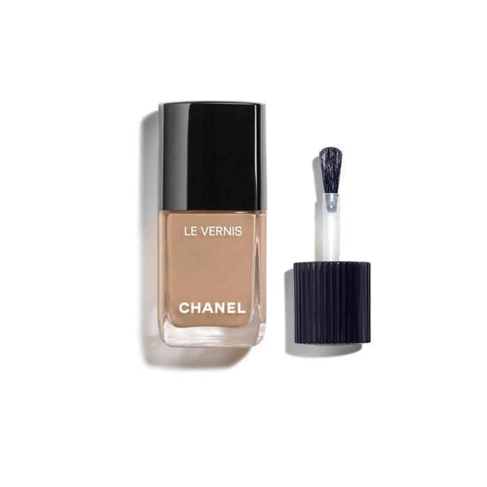 FARBE UND GLANZ MIT LANGEM HALT