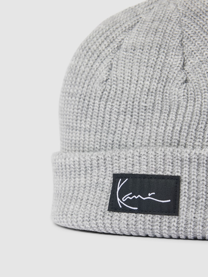 Beanie mit Label-Patch Modell 'Signature' in hellgrau