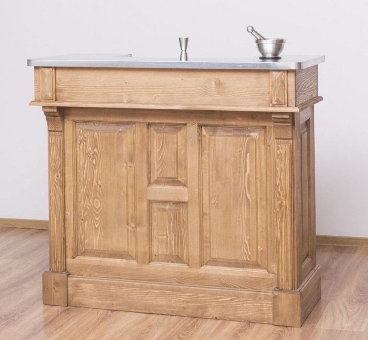 Casa Padrino Barschrank Landhausstil Theke Naturfarben / Silber 120 x 65 x H. 107 cm - Massivholz Thekentisch mit verzinkter Tischplatte - Barmöbel im Landhausstil