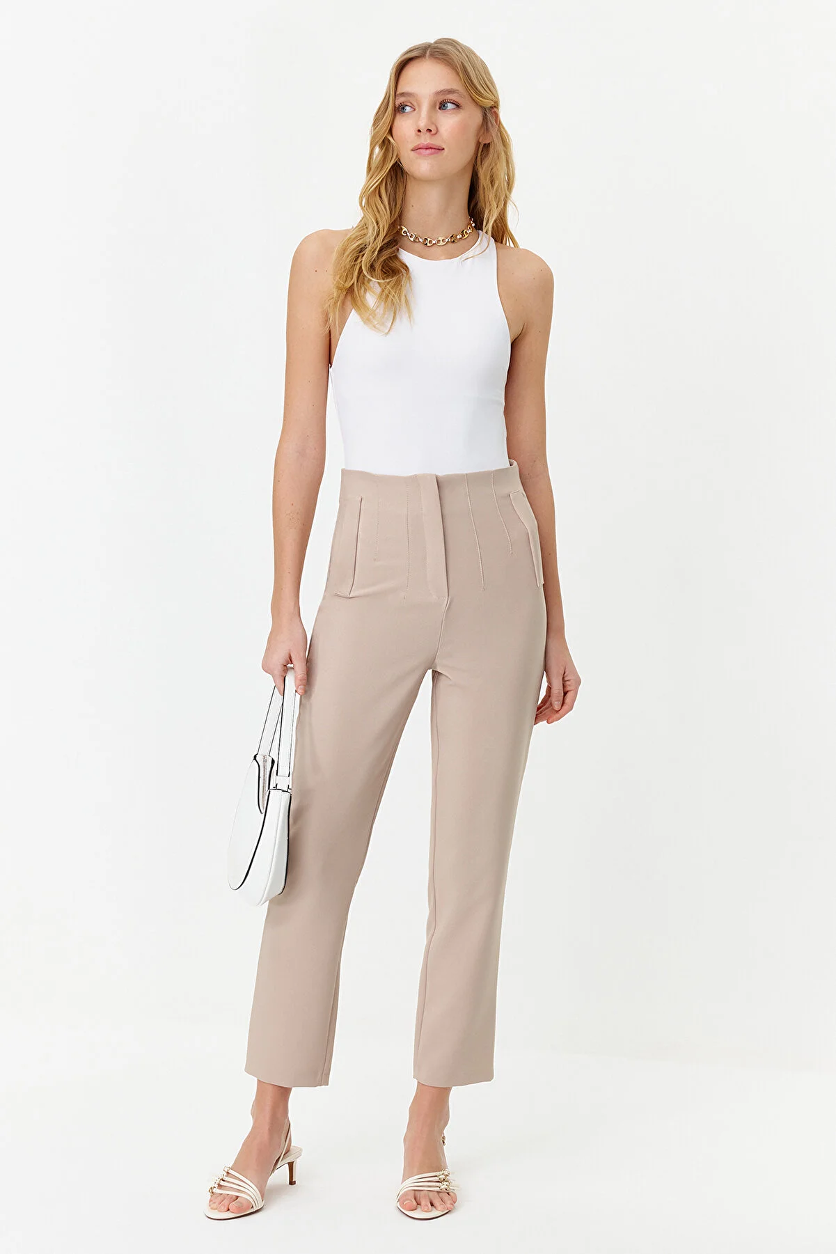 Trendyol Collection  Nerzfarbene, zigarettengemusterte, knöchellange Webhose mit hoher Taille TWOSS20PL0515
