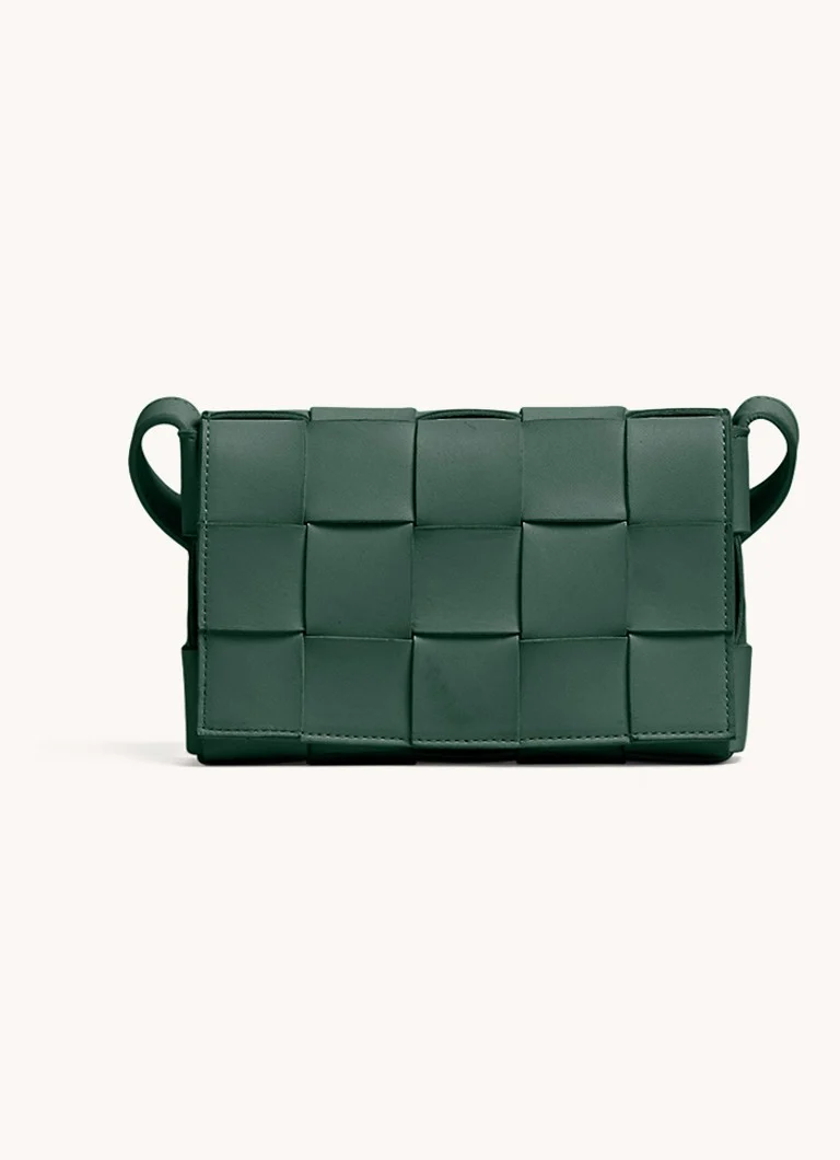 Bottega Veneta Pieni Kasetti lampaannahkainen olkalaukku
