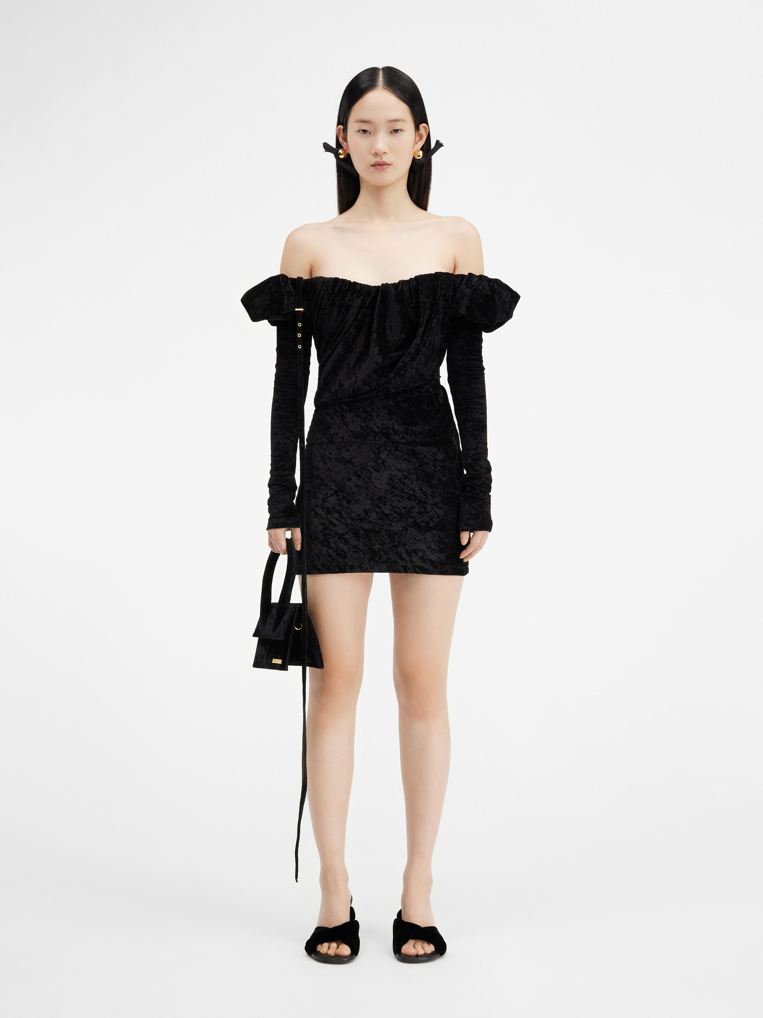 La robe velours courte