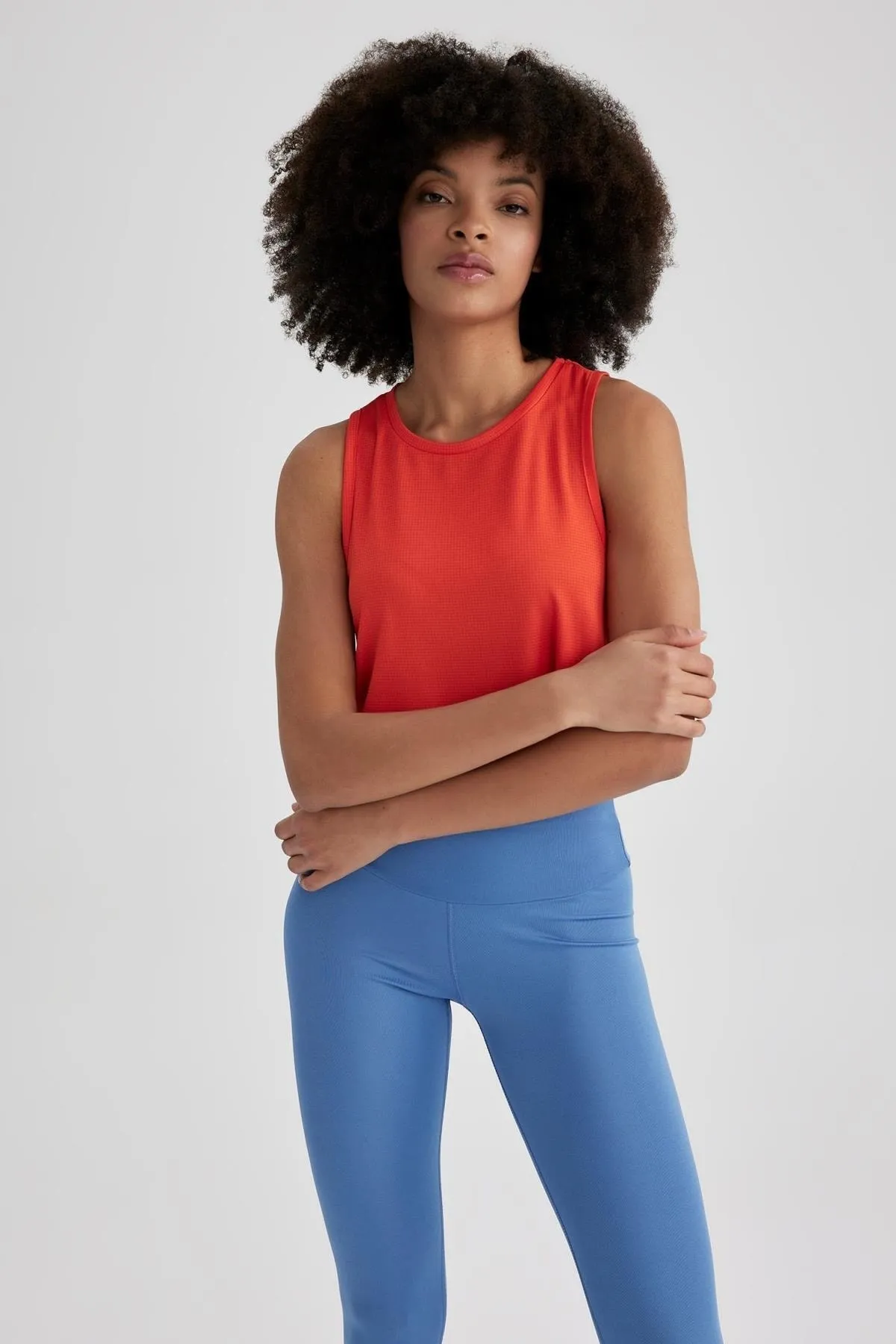 DeFacto  Sportliches Crop Top mit Rundhalsausschnitt - A2518ax23sm