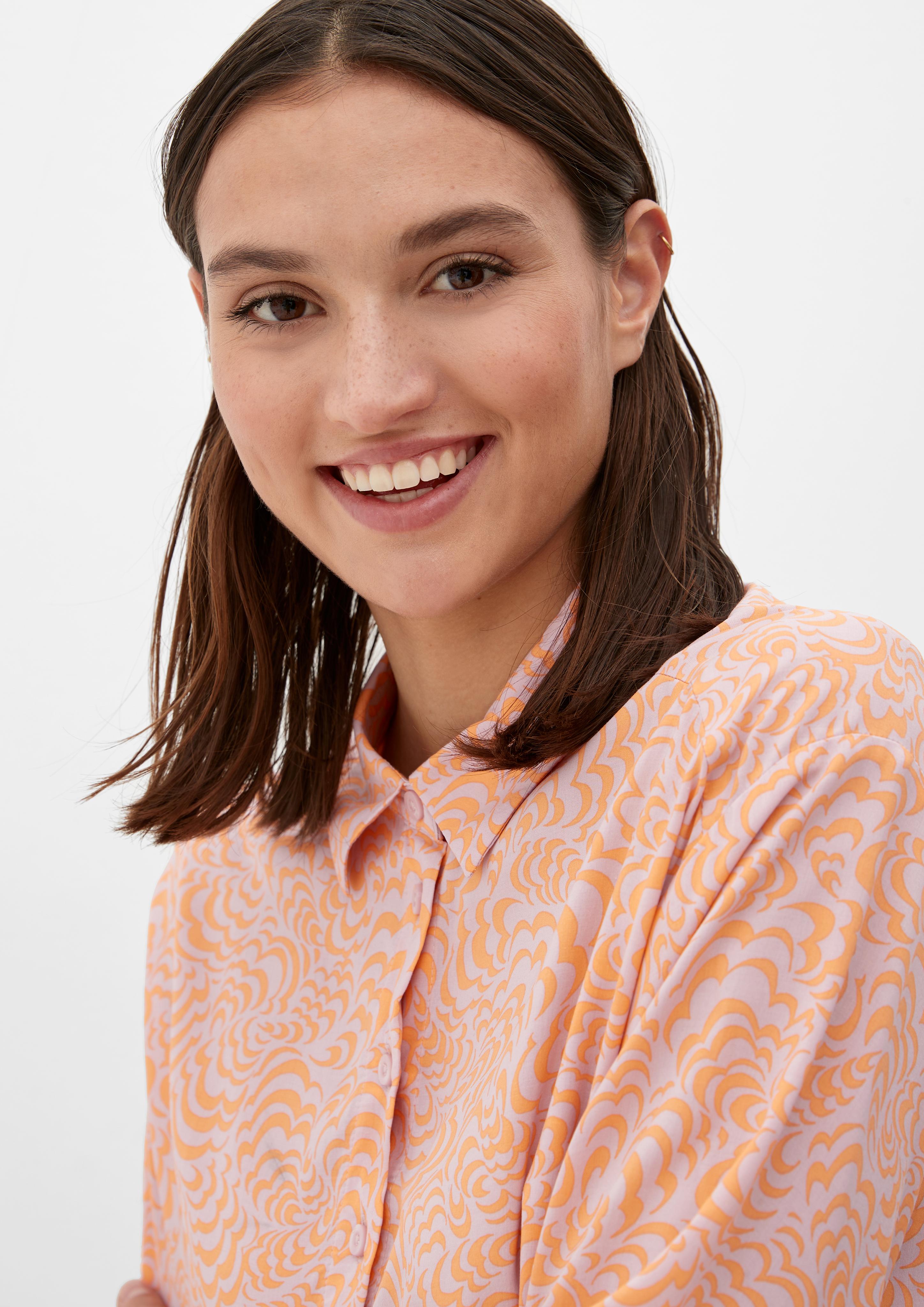 Viskosebluse mit Allovermuster  2126652-41A4