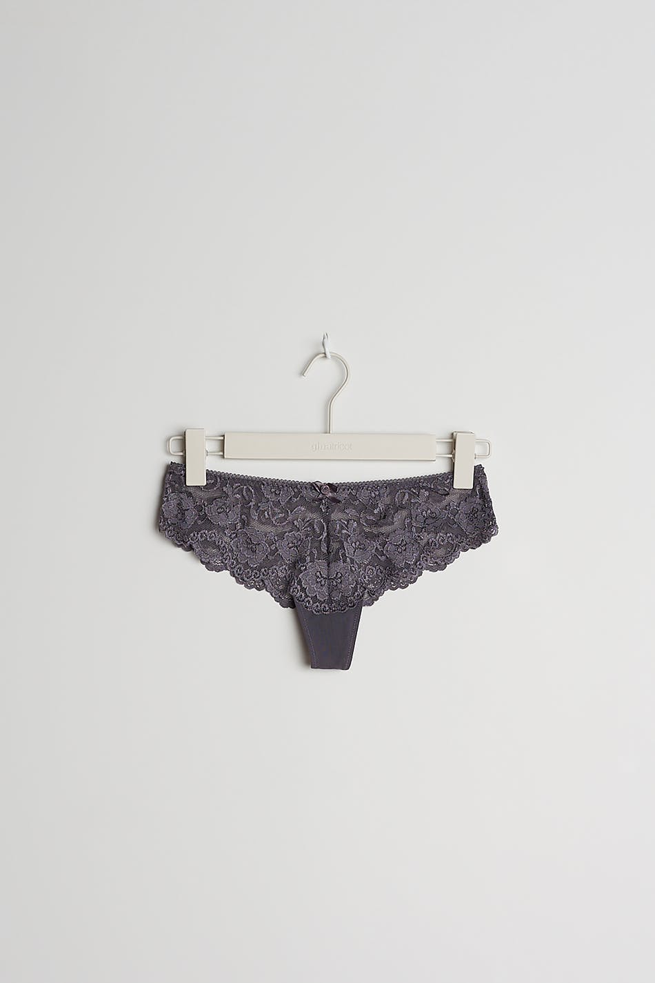 Annie string