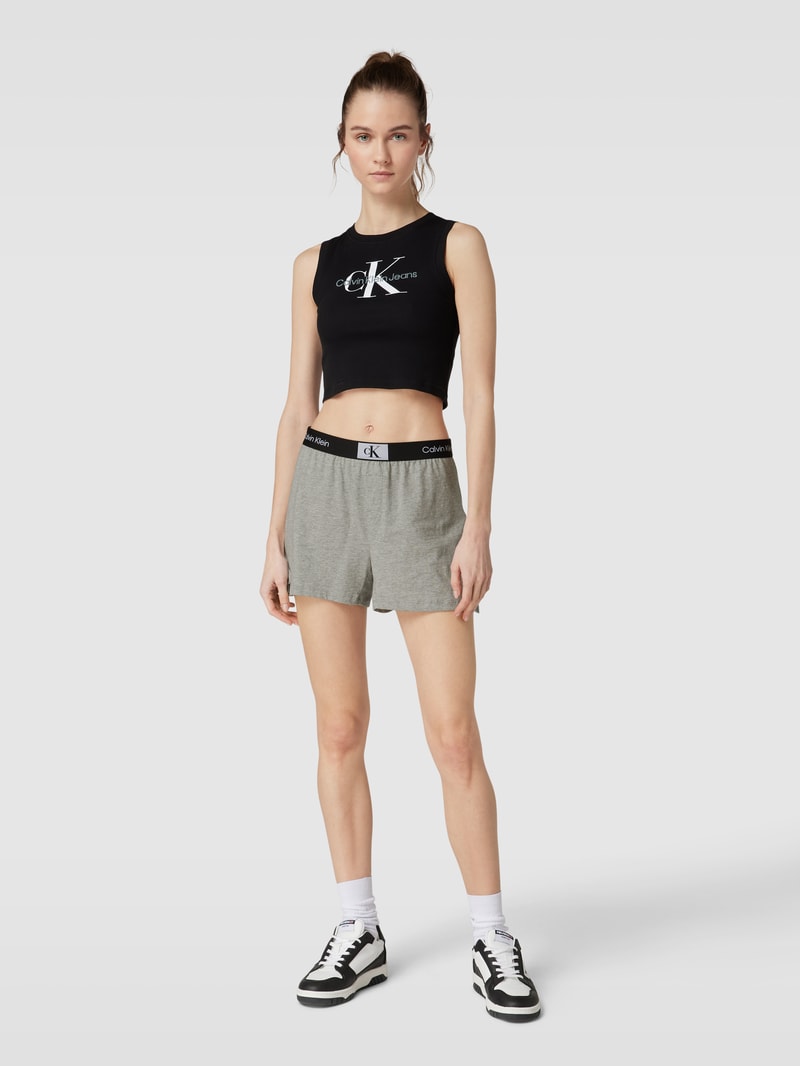 Shorts mit Label-Details in hellgrau meliert