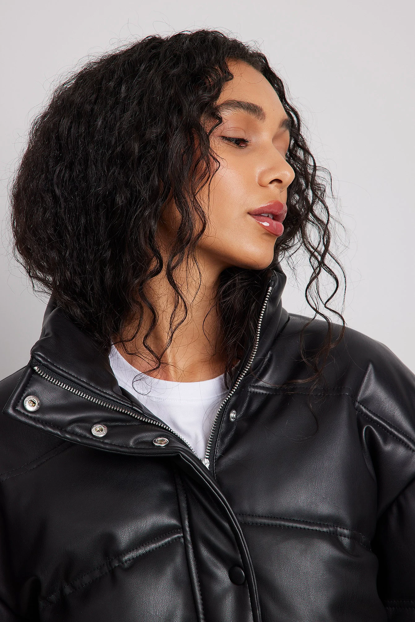 Gepolsterte cropped Jacke aus PU