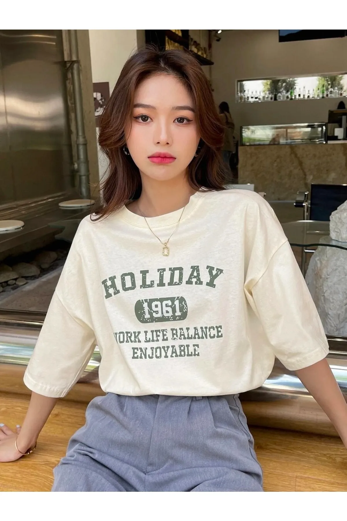 MOONBULL  Übergroßes beiges T-Shirt mit Holiday 1961-Print