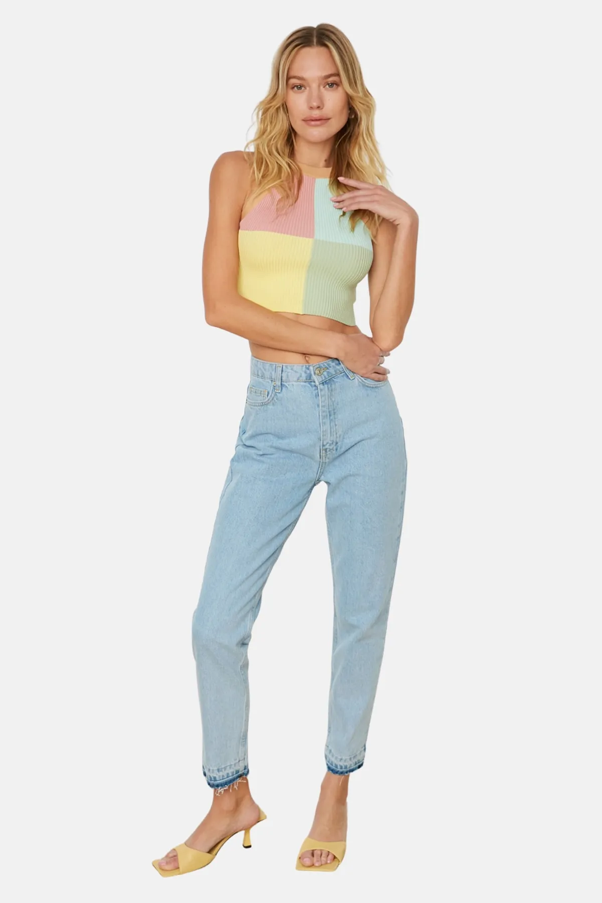 Trendyol Collection  Gelber Crop-Pullover mit Farbblockmuster und Strickbluse TWOSS22BZ0402