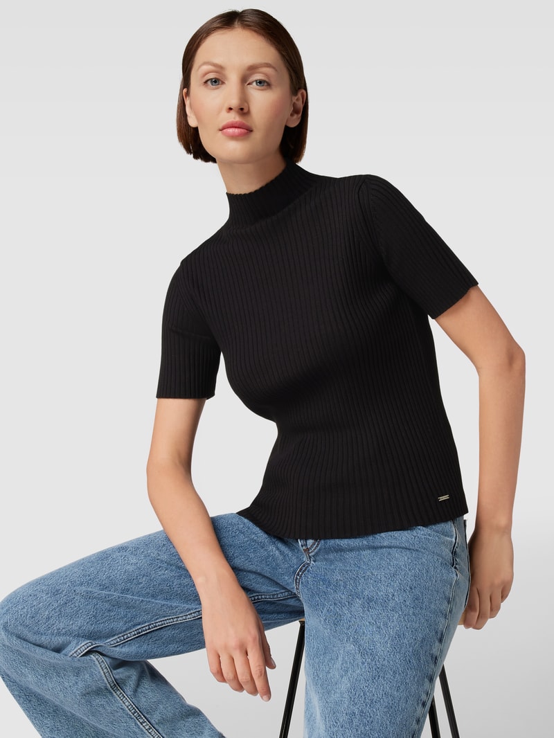 Strickpullover mit Rollkragen in schwarz