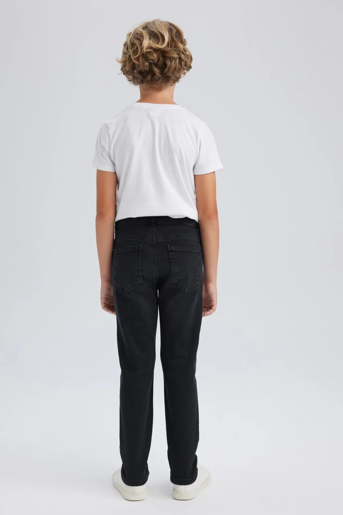 DeFacto  Jeanshose für Jungen mit schmaler Passform, zerrissenem, detailliertem Skinny-Leg-Jeans A5550a823au