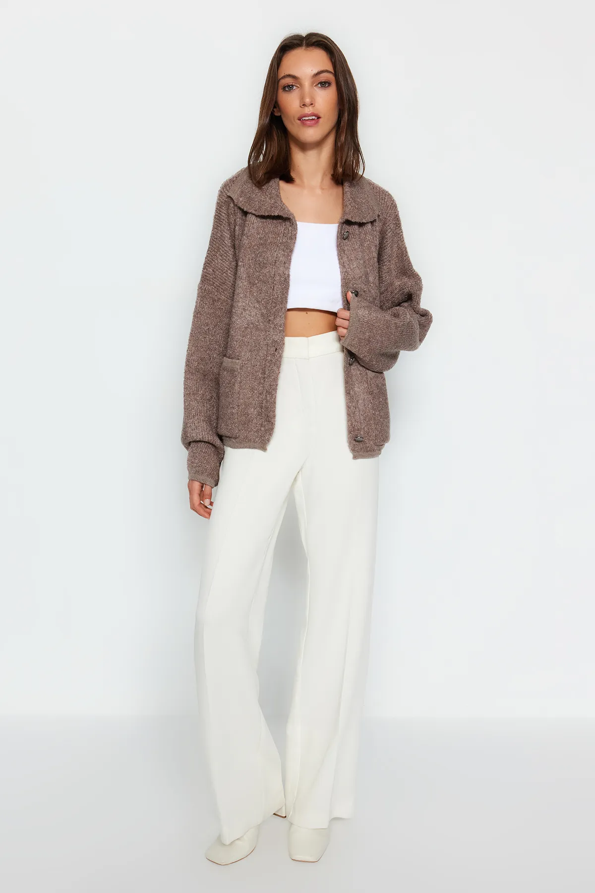 Trendyol Collection  Strickjacke aus Nerzstrick TWOAW24HI00177