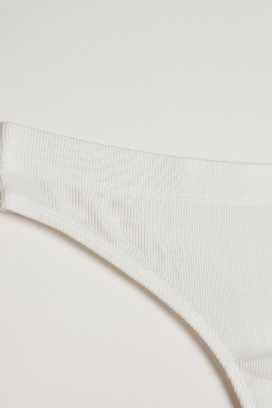 Linda cotton string