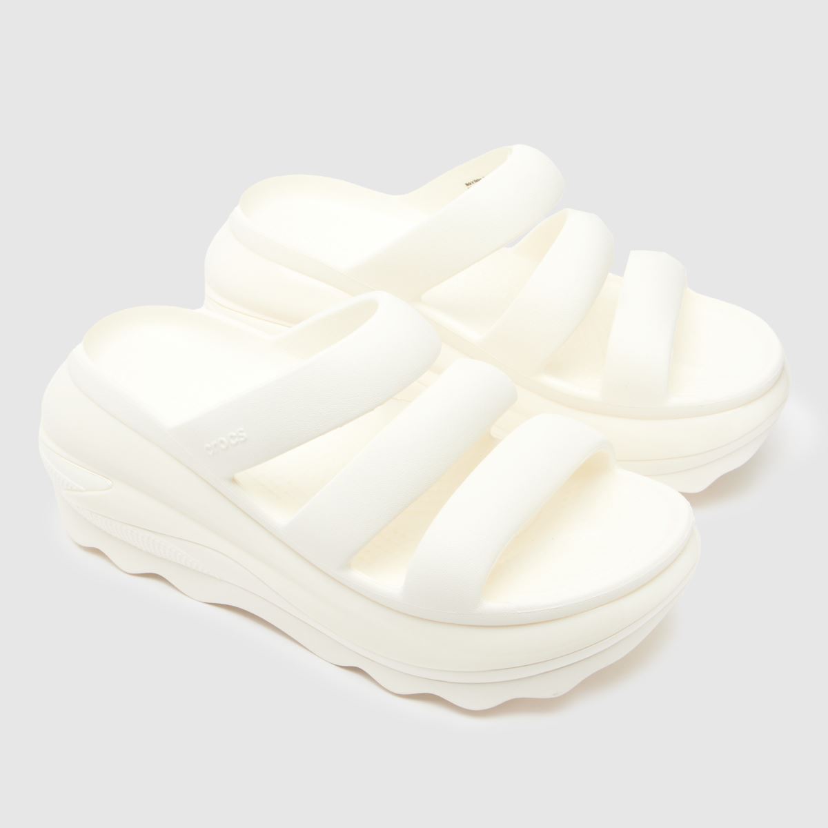 Sandali s tremi paščki Crocs Mega Crush v beli barvi