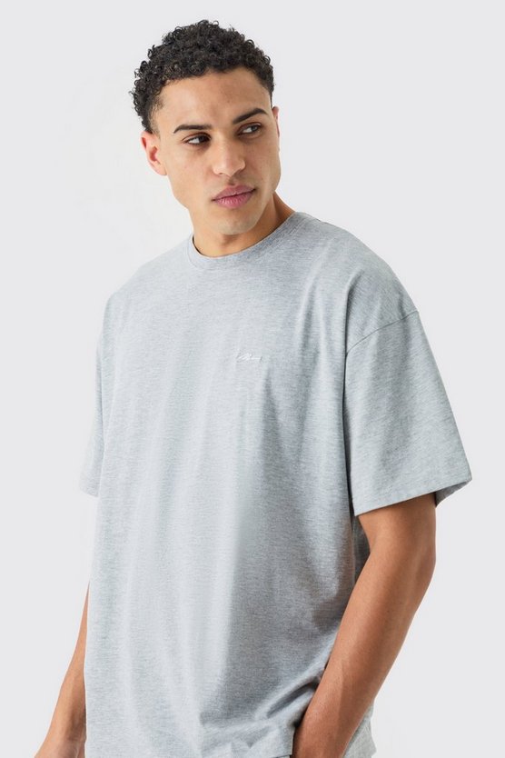 Man Signature T-Shirt und lockere Shorts