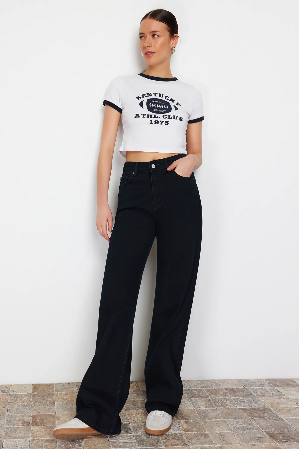 Trendyol Collection  Mitternachtsblaue Jeans mit hoher Taille und weitem Bein TWOSS24JE00305