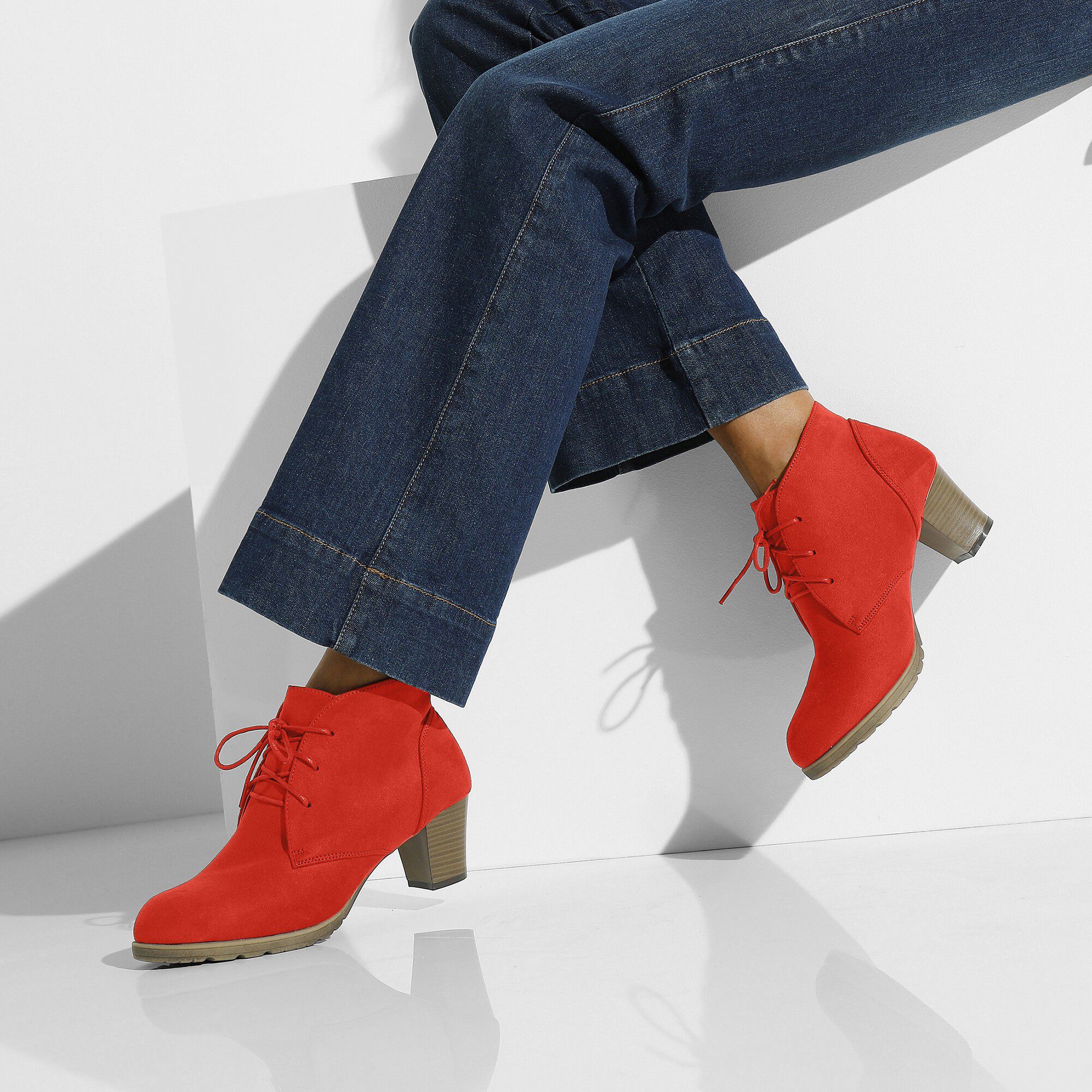 Low-boots à talon effet bois