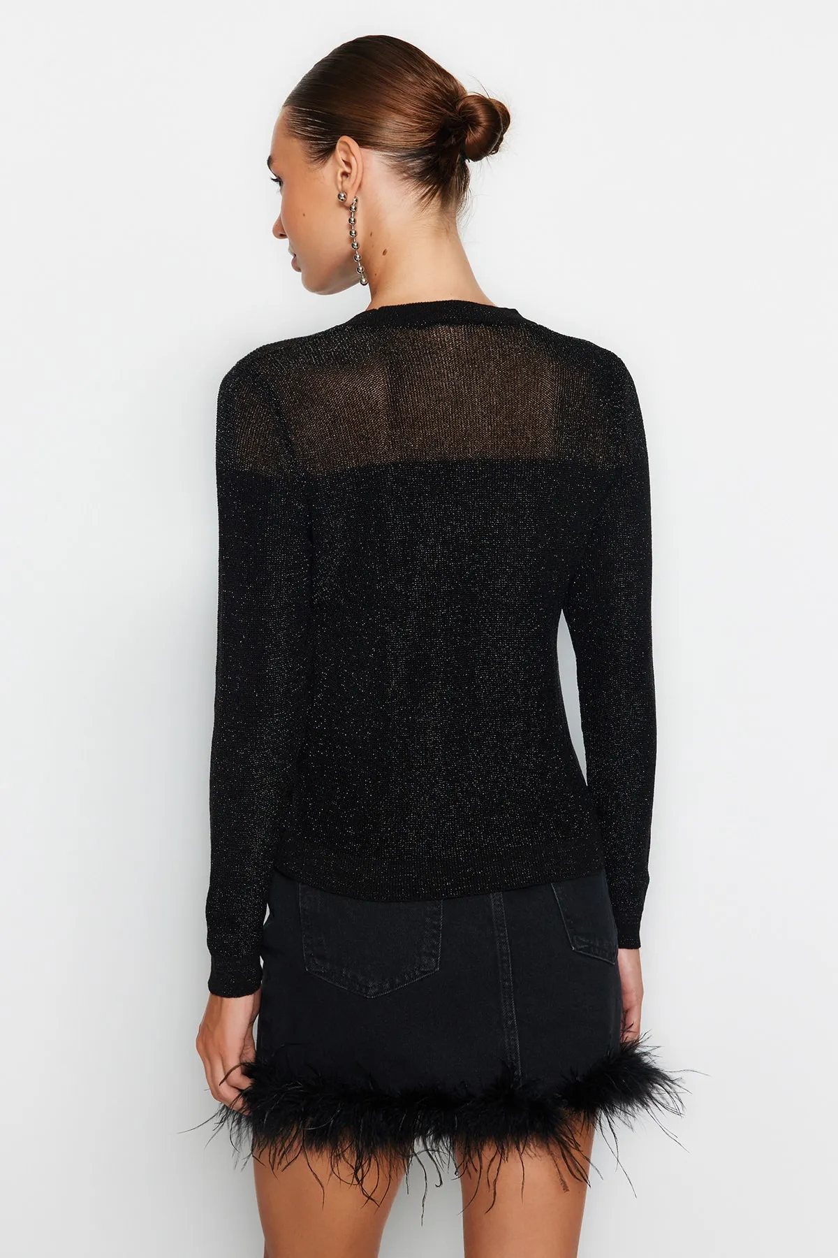 Trendyol Collection  Schwarzer transparenter Strickpullover mit Glitzer TWOAW24KZ01023