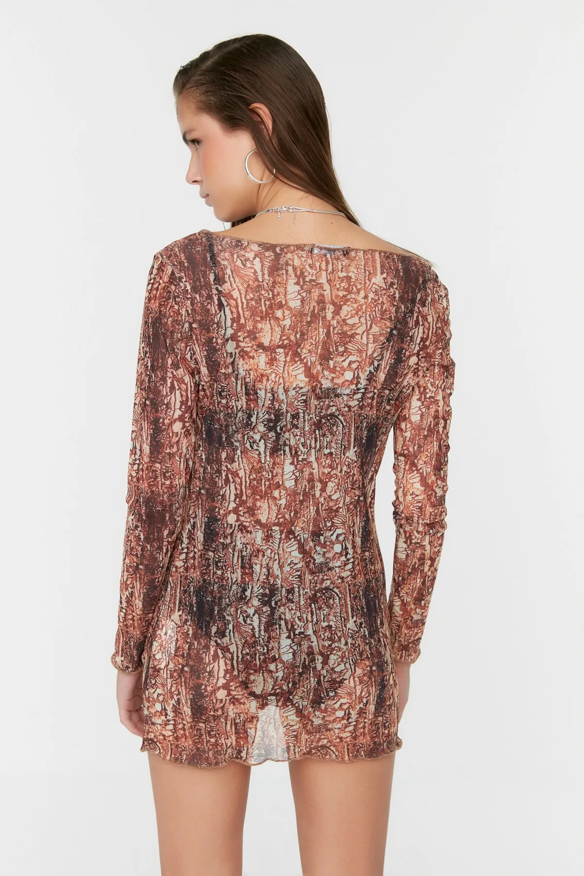 Trendyol Collection  Figurbetontes Mini-Strandkleid mit gerafftem Netzstoff und Tiermuster TBESS22EL0702