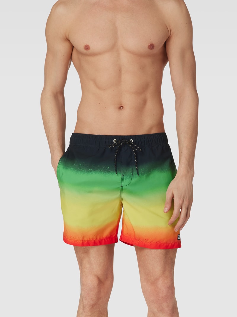 Badehose mit Label-Patch Modell 'FADE' in schwarz