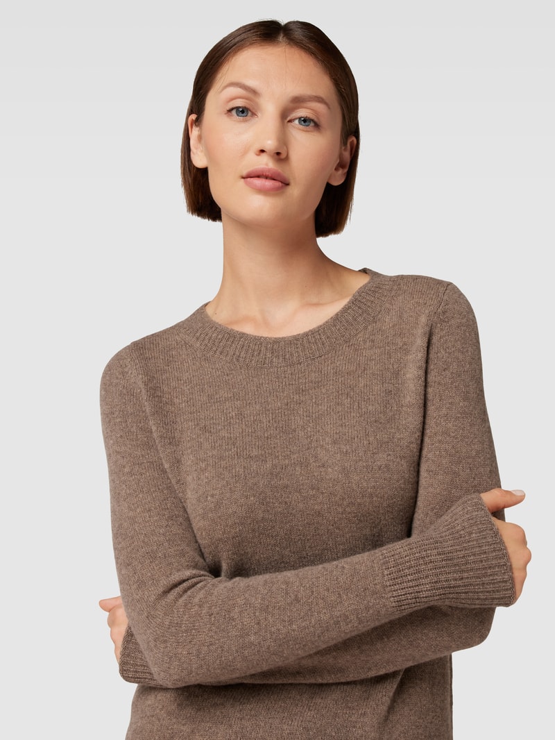 Strickpullover mit Rundhalsausschnitt in haselnuss braun