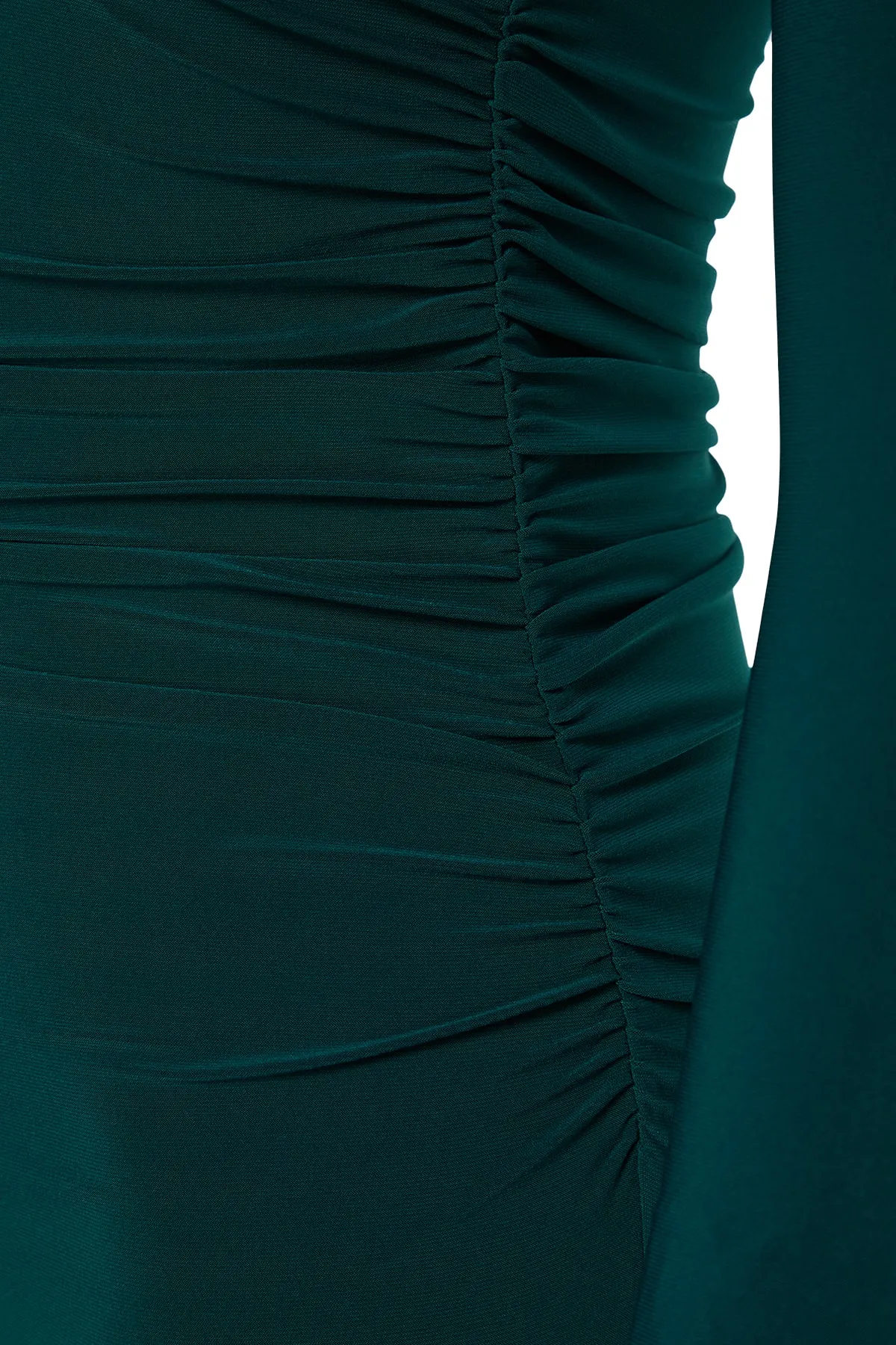 Trendyol Collection  Smaragdgrünes, drapiertes, detailliertes, flexibles Midi-Strickkleid in A-Linie mit hohem Kragen TWOAW24EL00133