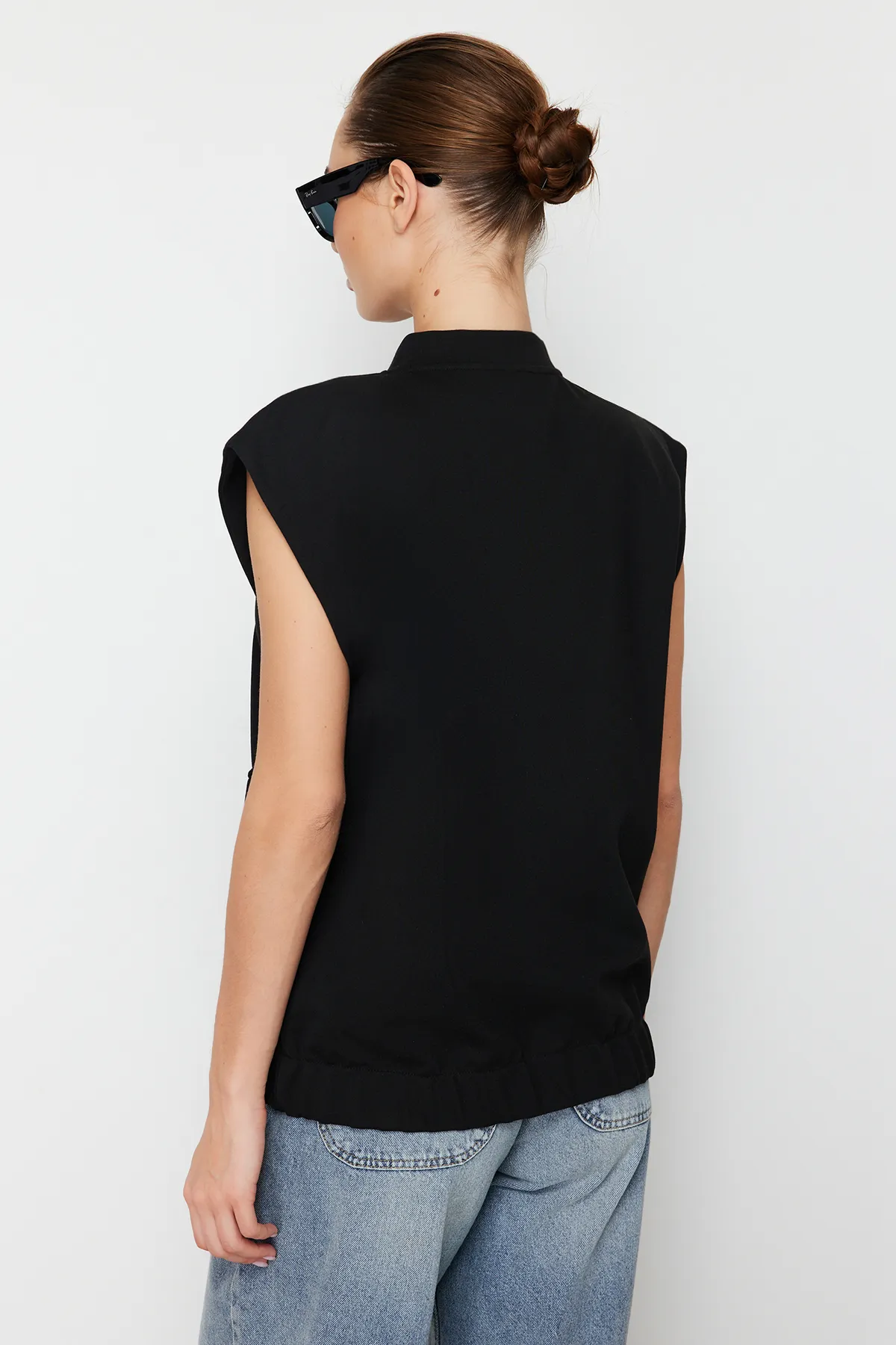 Trendyol Collection  Schwarze Strickbluse mit Druckknopfverschluss TWOSS24BZ00316