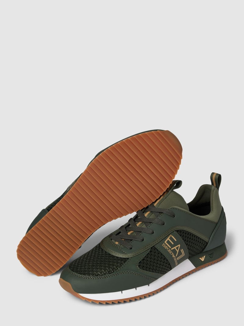 Sneaker mit Label-Details in khaki