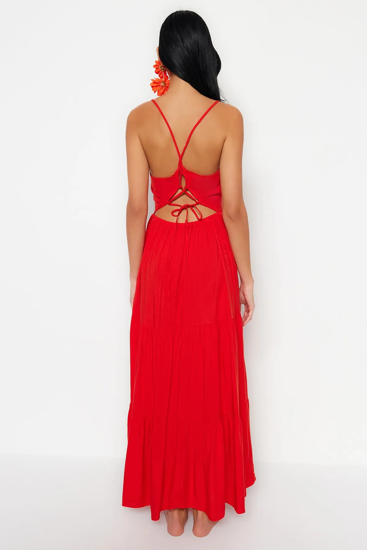 Trendyol Collection  Rotes, gewebtes, rückenfreies Maxi-Strandkleid TBESS23EL00193