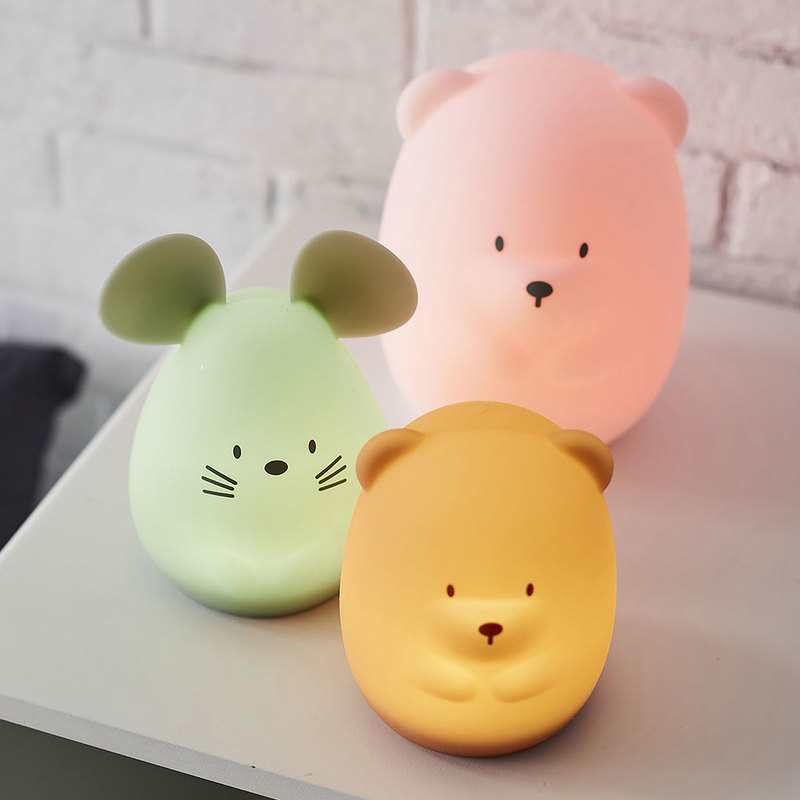 Veilleuse lumineuse 7 couleurs ours blanc Nattou