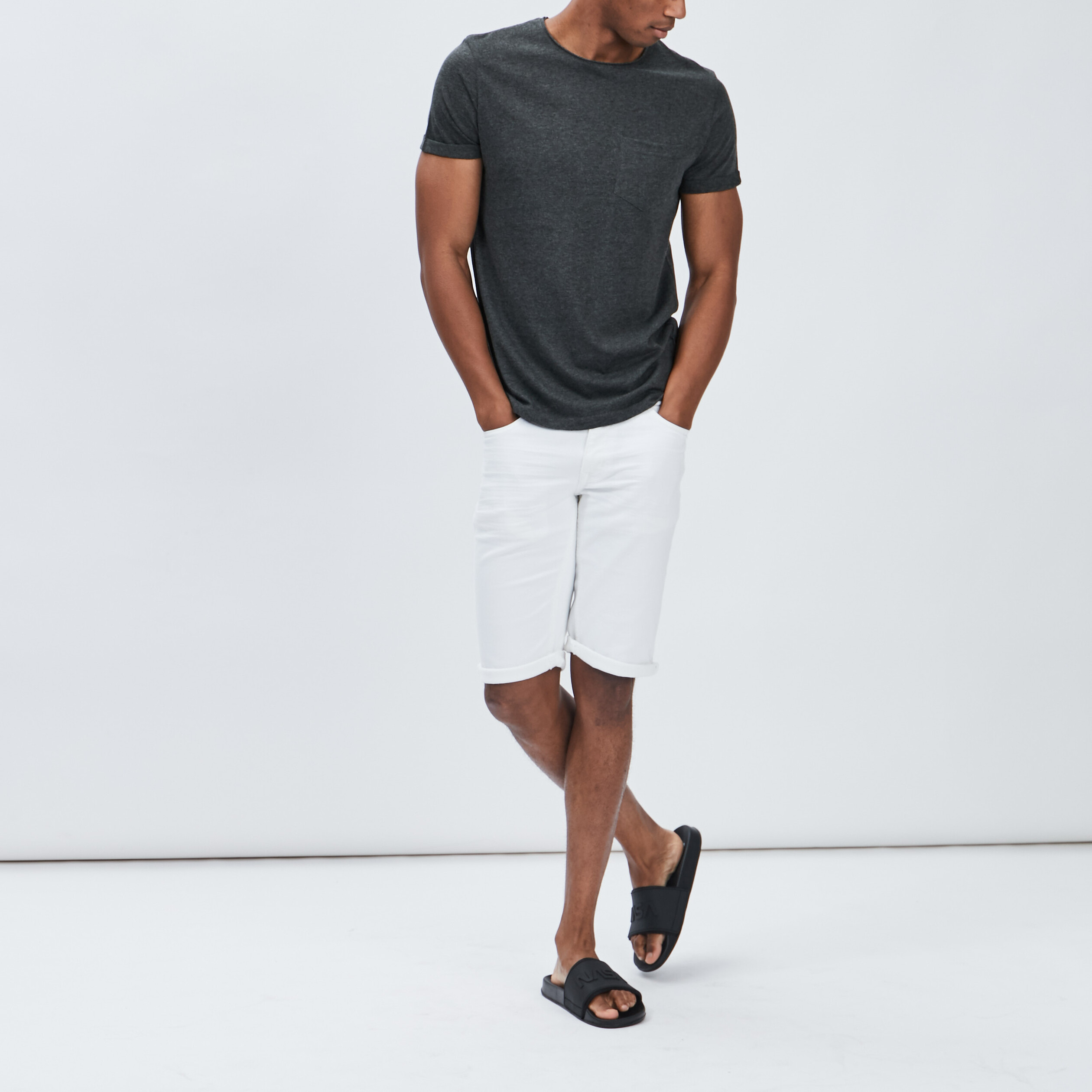 T-shirt col rond avec poche plaquée gris foncé homme | La Halle