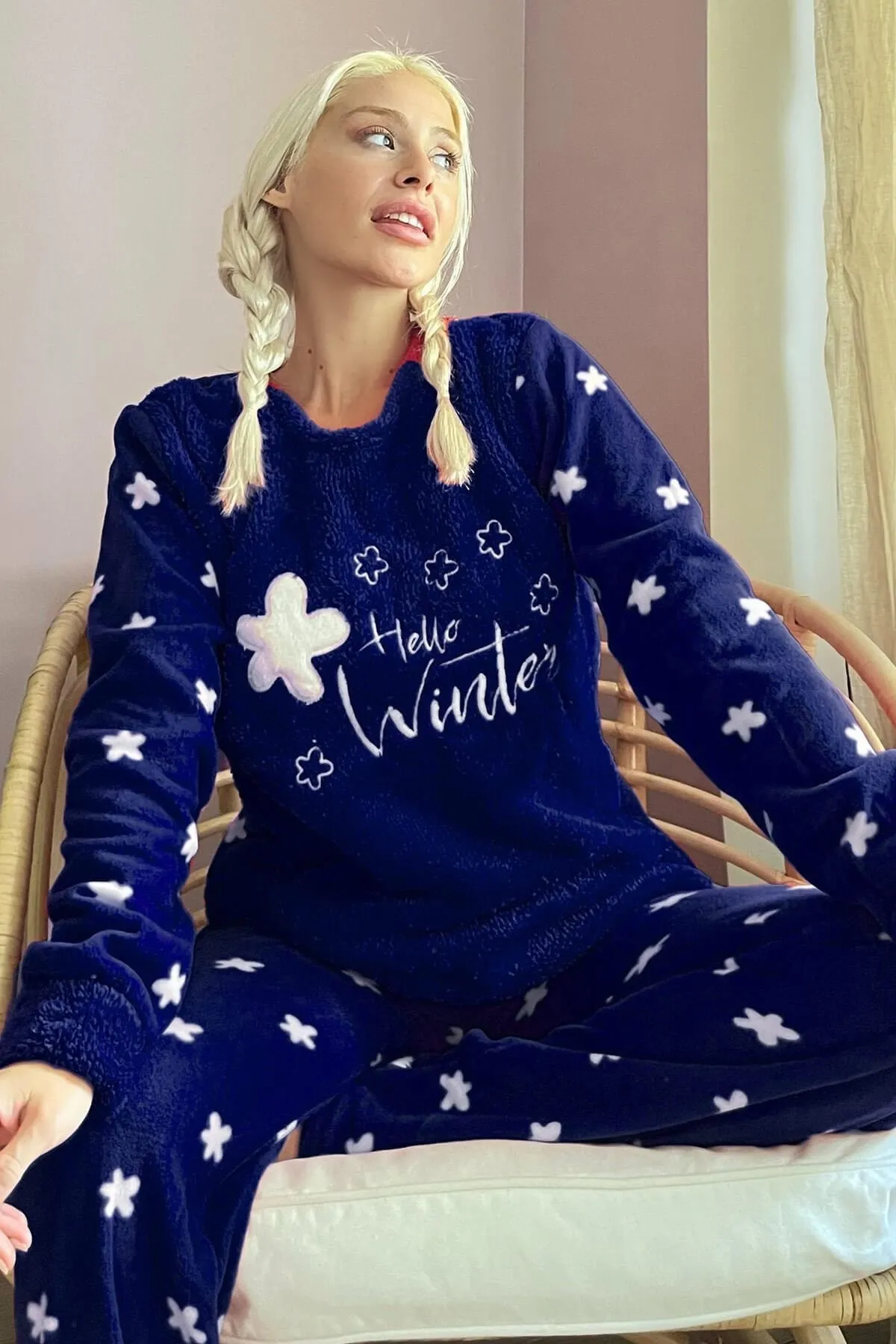 Pijamaevi  Marineblaues „Hello Winter“ gemustertes Plüsch-Pyjama-Set für Damen