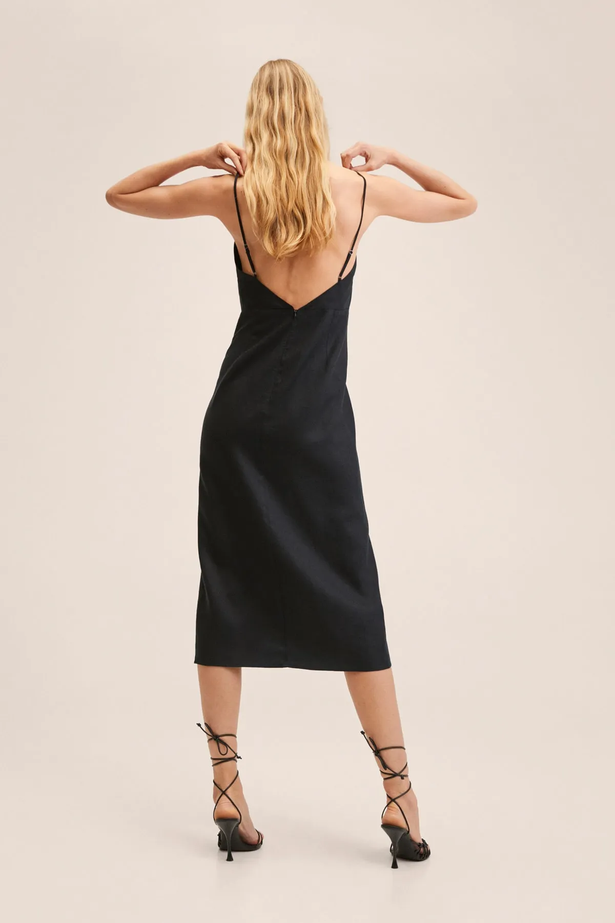 MANGO  Schwarzes Damenkleid 27007107