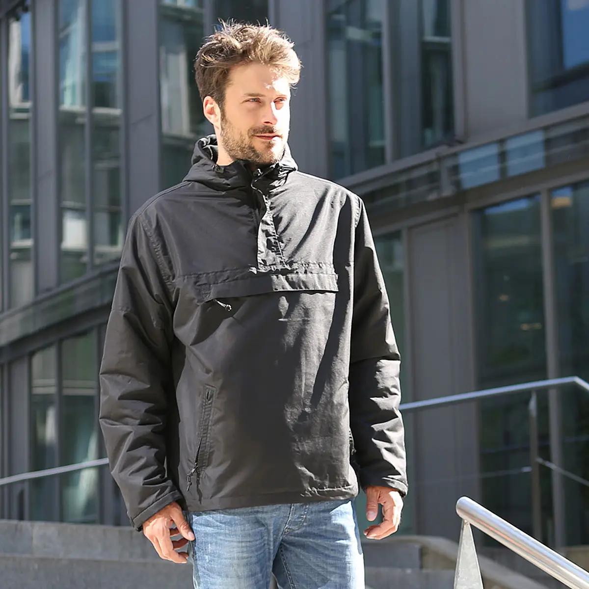 Hooded Windbreaker schwarz