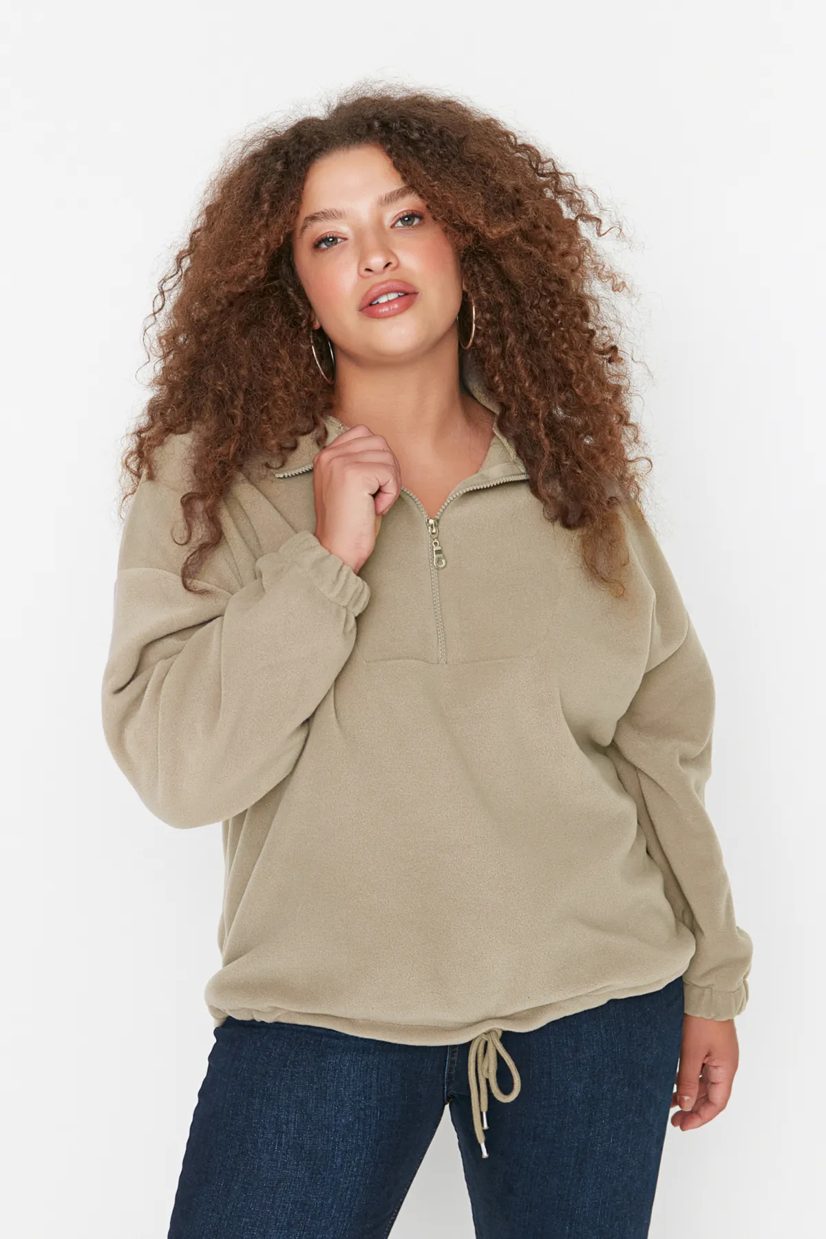 Trendyol Curve  Fleece-Strick-Sweatshirt mit steinernem Spitzendetail TBBAW23AO00021
