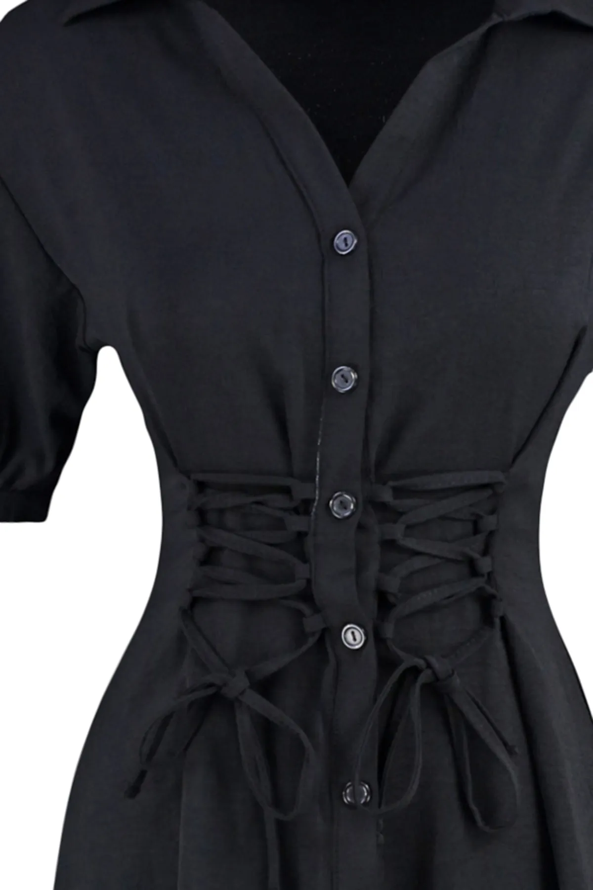 Trendyol Collection  Schwarzes, detailliertes Mini-Hemdkleid mit Krawatte TWOSS22EL00426