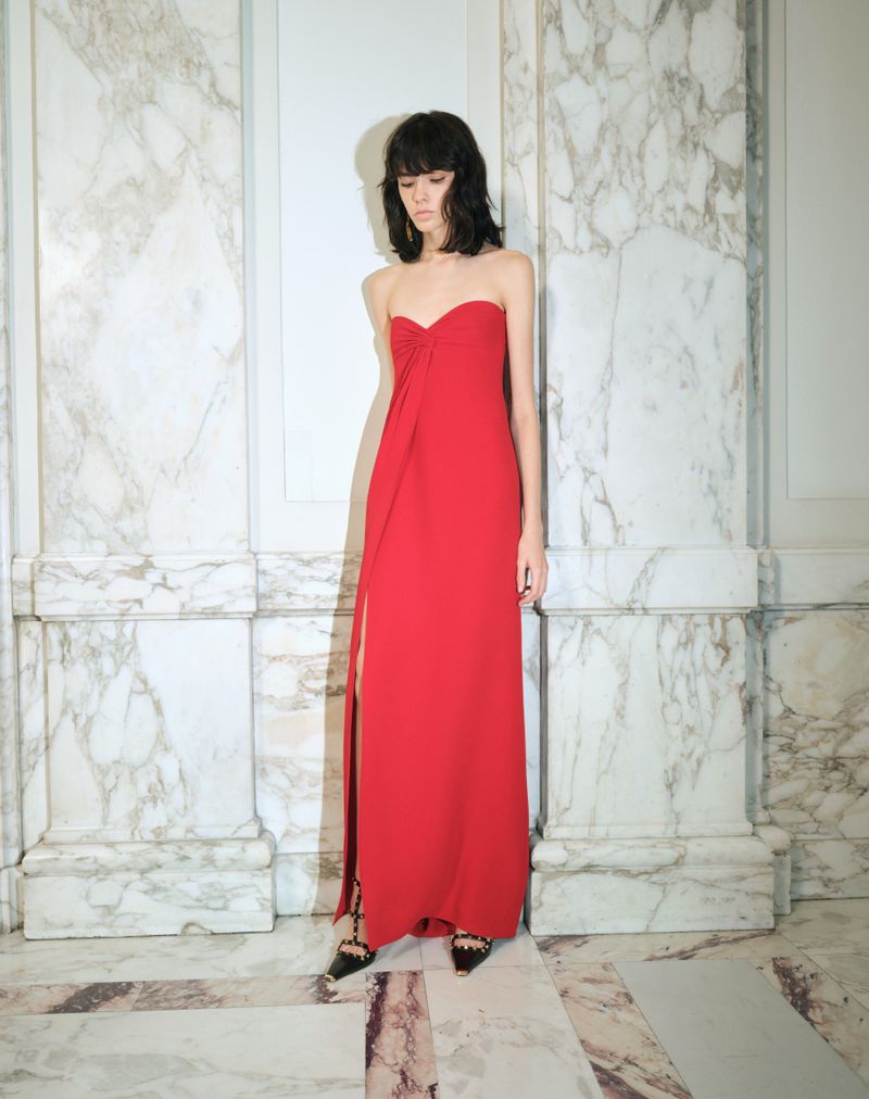 Vestido longo de alta costura em cady