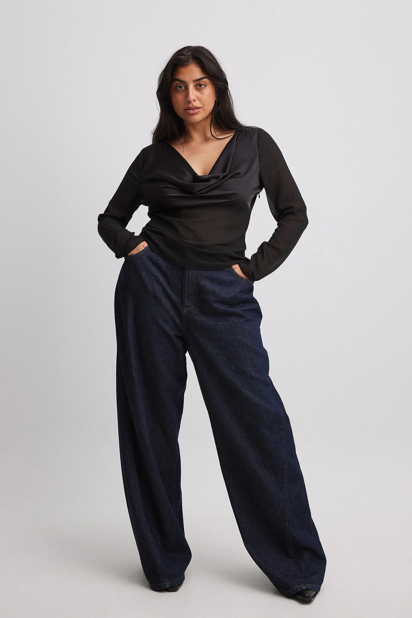 Chiffon-Top mit Satindetail