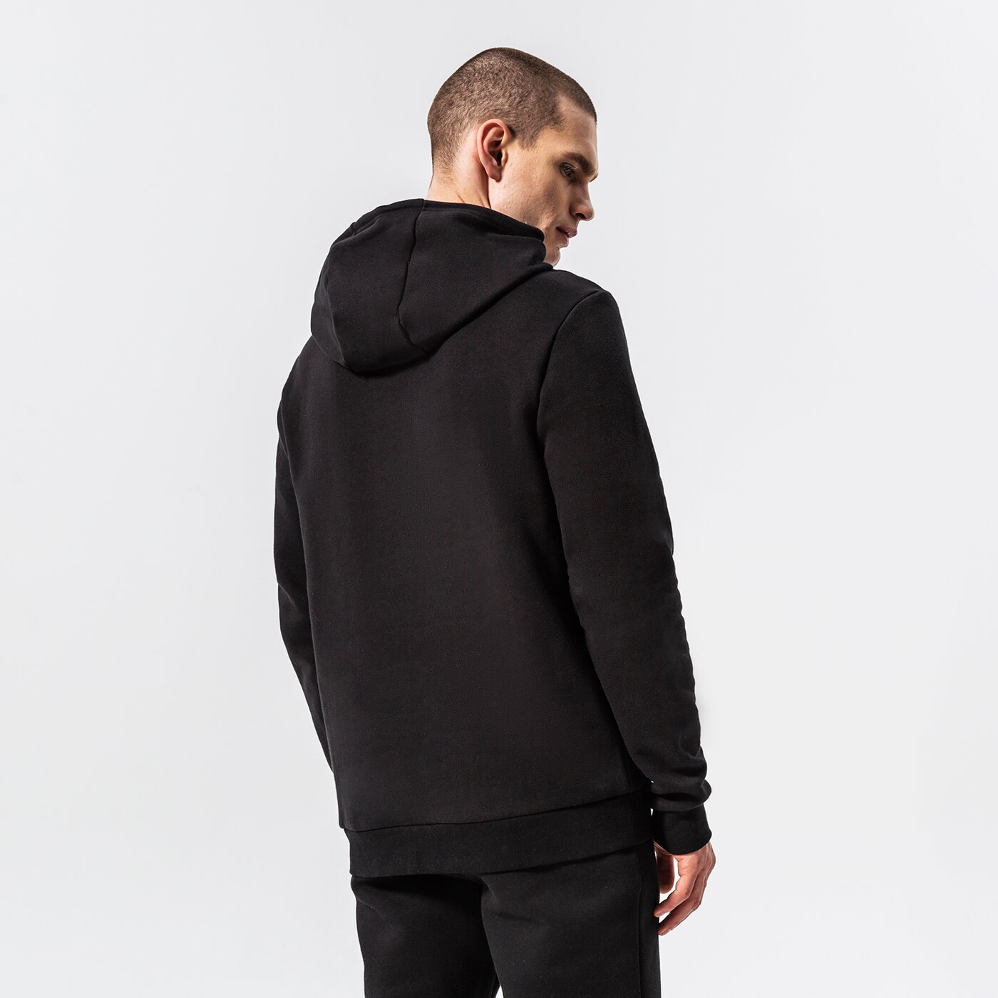 CONFRONT HOODIE ESSENTIAL Schwarz