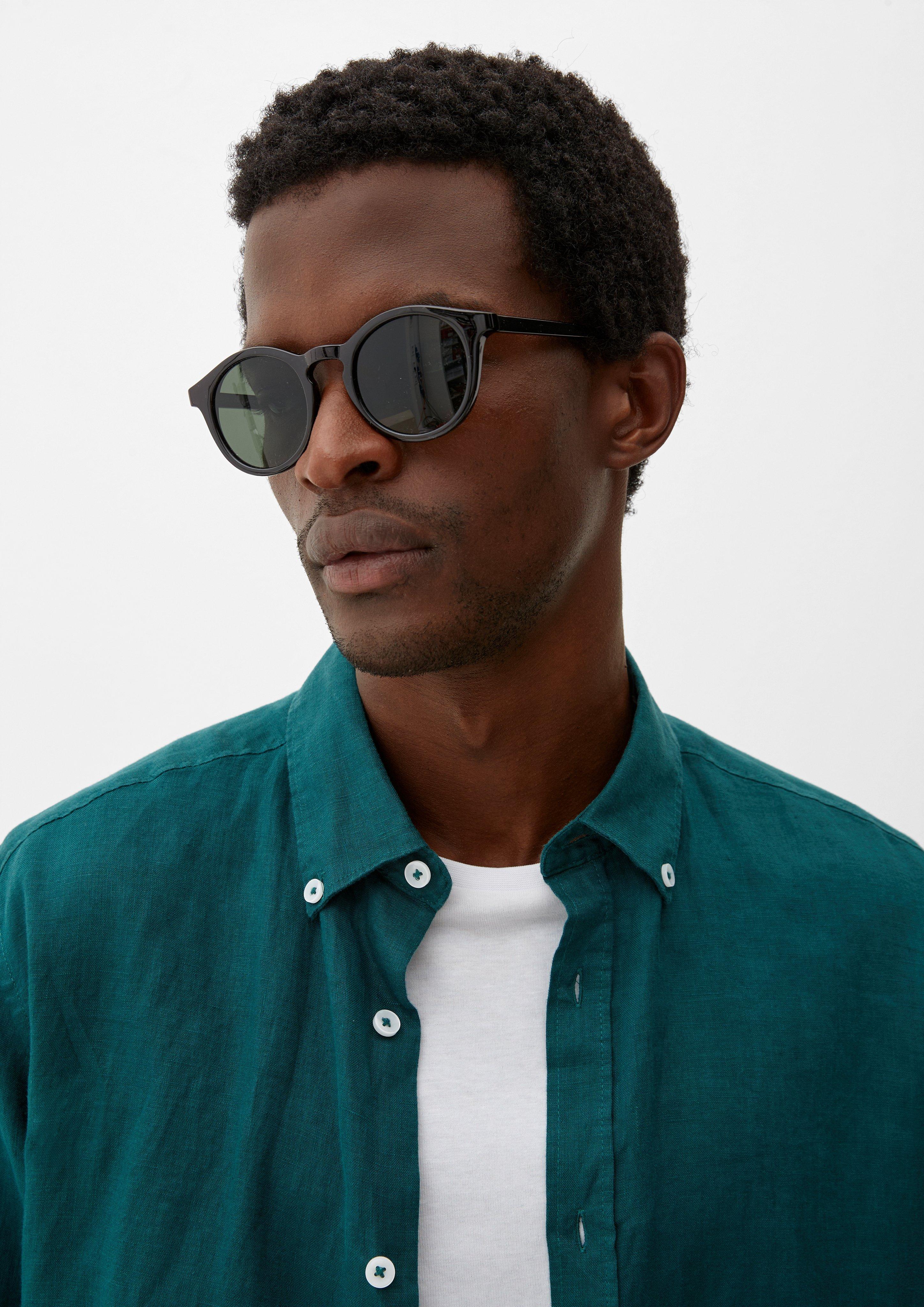 Sonnenbrille mit breiter Fassung  6008465-600