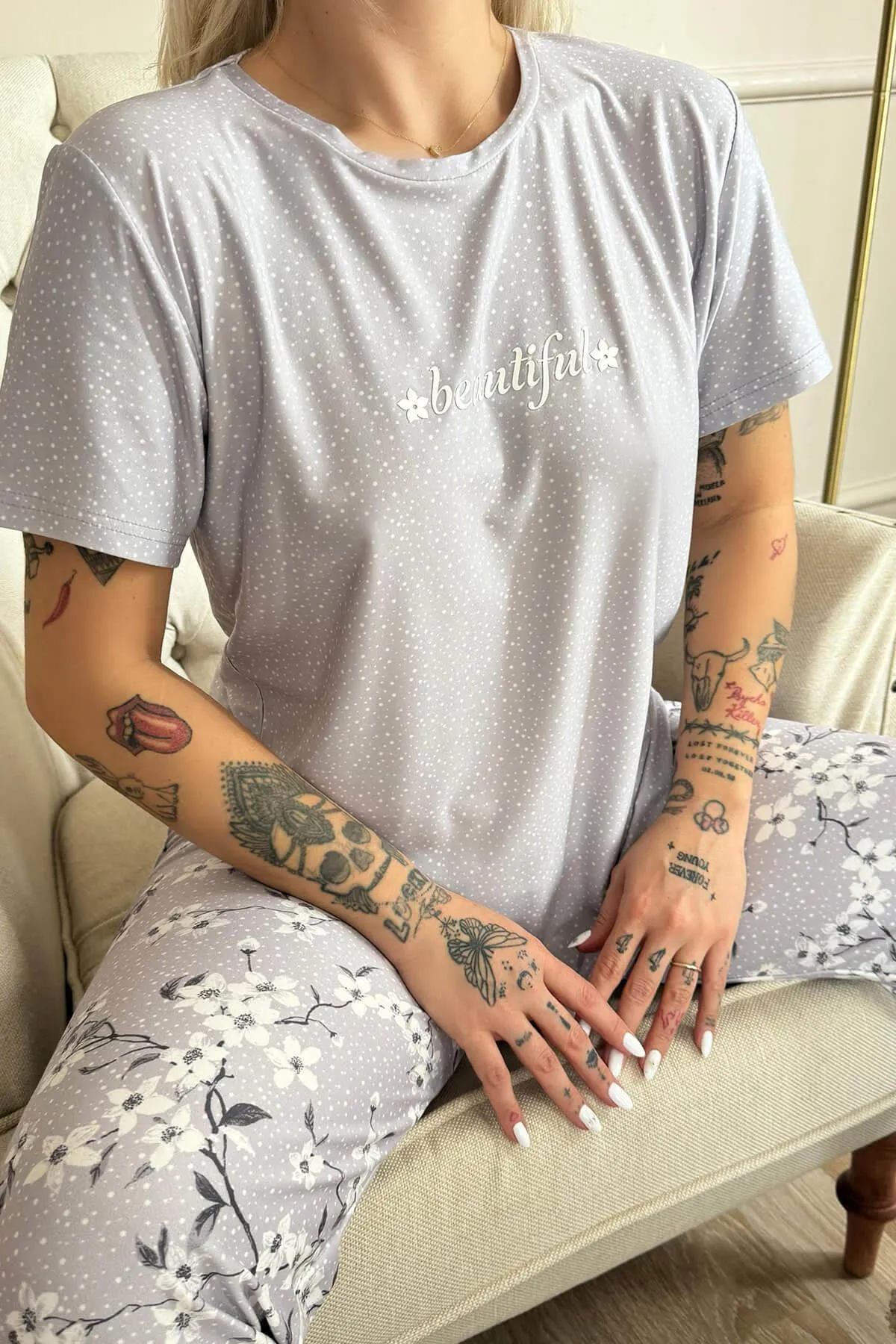 Pijamaevi  Graues, schön gemustertes, kurzärmliges Strick-Pyjama-Set für Damen
