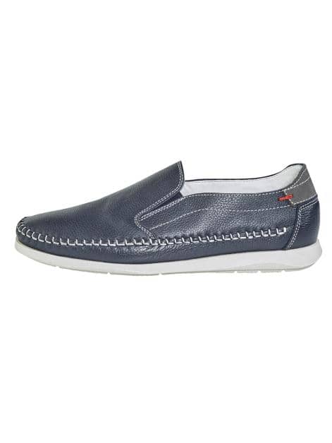 Slipper mit Ziernähten