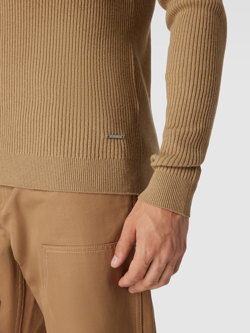Strickpullover mit Rundhalsausschnitt Modell 'FLAAK' in beige