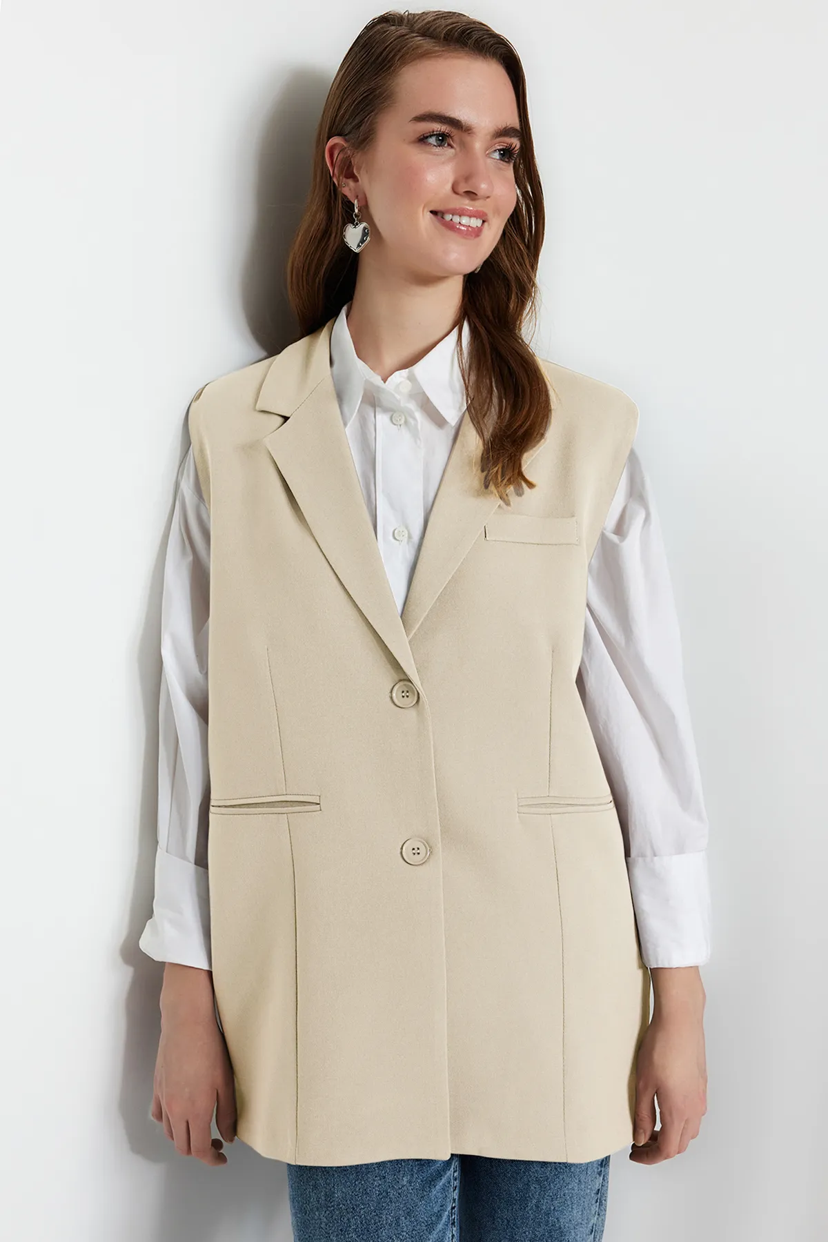 Trendyol Modest  Gefütterte, steinerne Weste mit Knopfverschluss TCTSS23YL00022