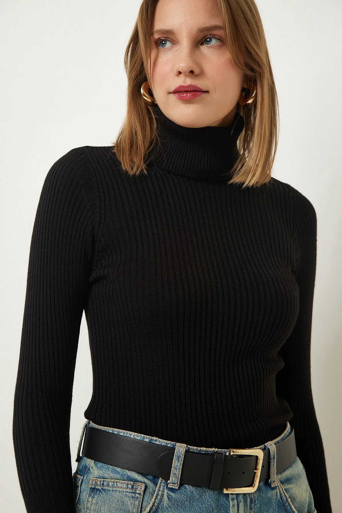 Happiness İstanbul  Schwarzer hochgeschnittener gerippter Lycra-Pullover für Damen DD01007