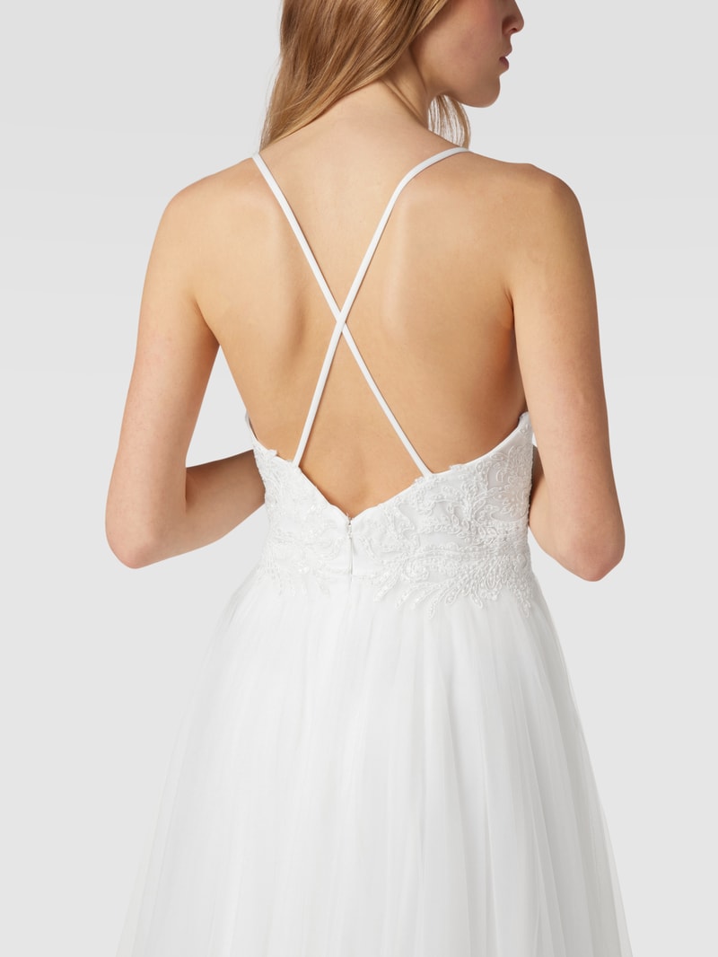 Brautkleid mit floralen Stickereien in offwhite