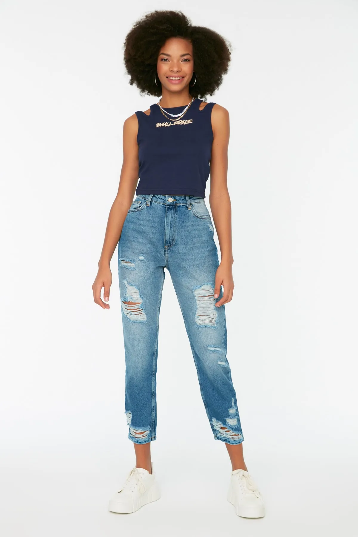 Trendyol Collection  Blaue High Bel Mom-Jeans TWOSS22JE0381