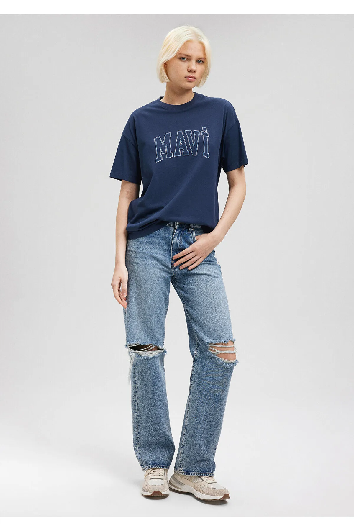 Mavi  Marineblaues T-Shirt mit Logo-Print, reguläre Passform / normaler Schnitt 1611193-70488